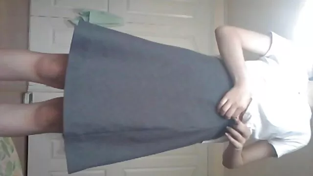 Milf فیلمسوپر جدیدایرانی عاشق جوان و خجالتی است
